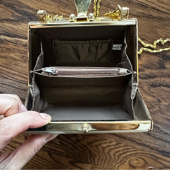 Elegant Gold prom or evening mini bag - Picture 13 of 17